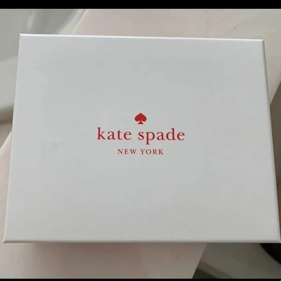 Kate Spade bow bangle. Tag attached, never used, comes with dust bag and box - Picture 3 of 5